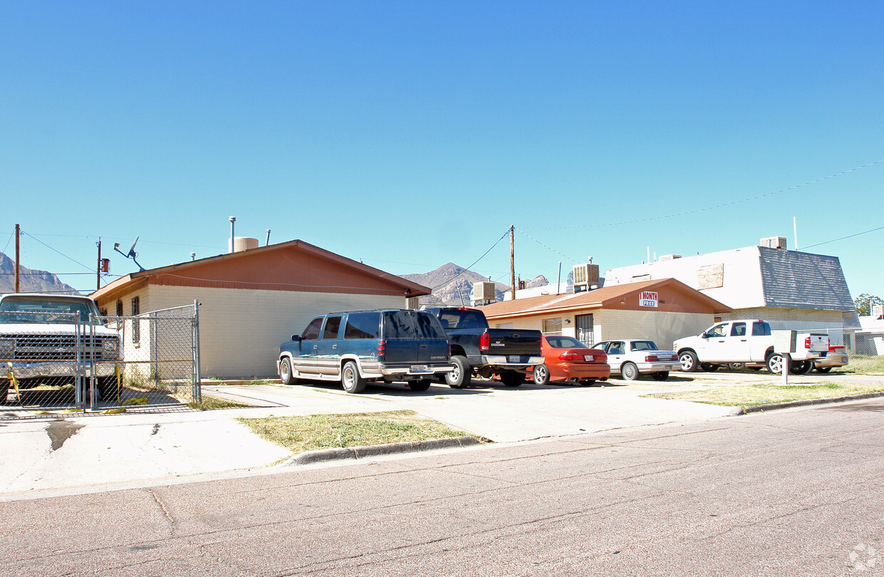 Primary Photo - 8955 Norton St