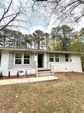 Building Photo - 2386 Cresta Dr