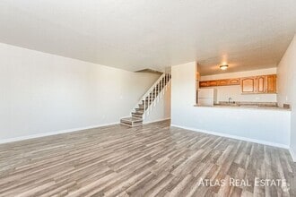 Building Photo - 3210 W Longfellow Pl