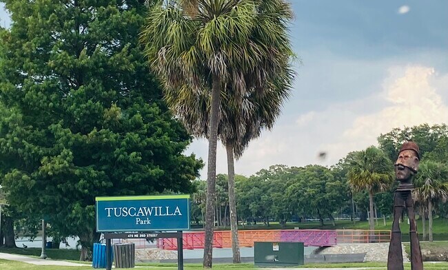 Foto del edificio - 225 NE Tuscawilla Ave