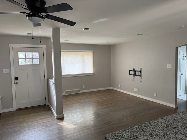 Photo - 1216 Kingston St House