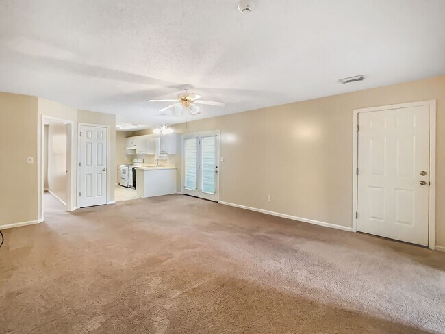 Foto del edificio - 1368 Southern Gardens Dr