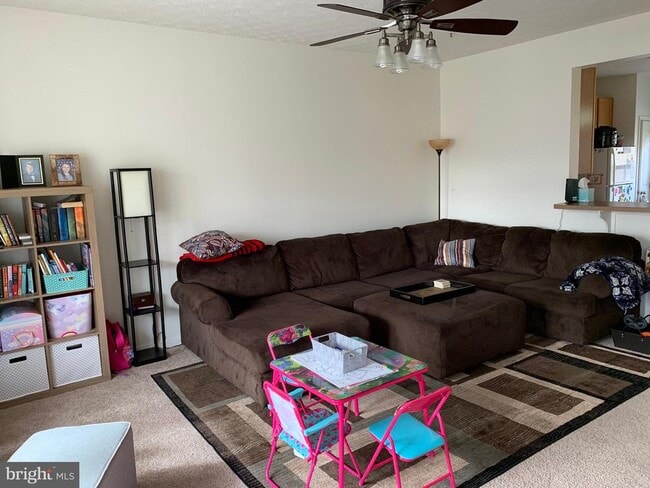 Building Photo - 7216 Mockingbird Cir