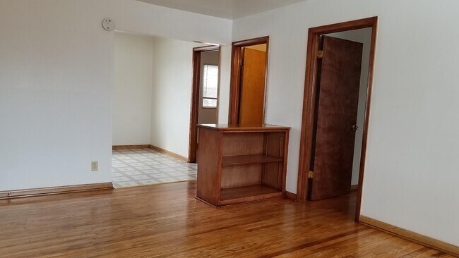 Building Photo - 8317 W Carmen Ave
