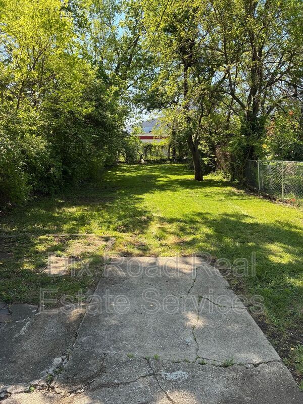 Photo - 2240 Lakeview Ave House