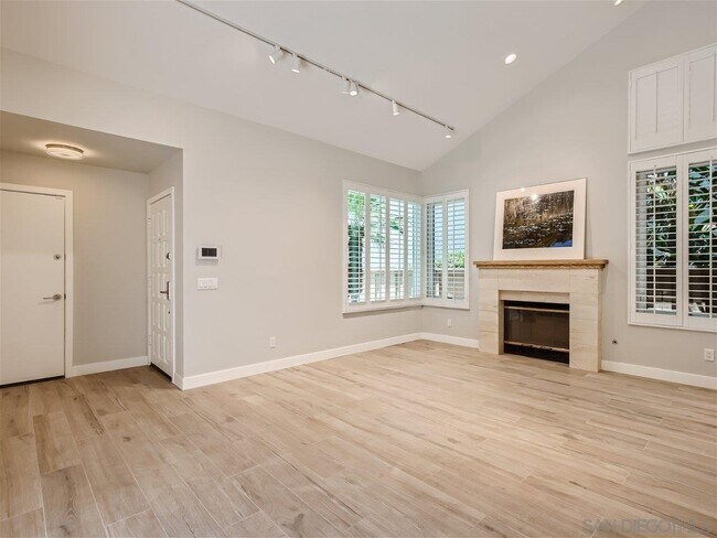Foto del edificio - 4240 Graydon Rd