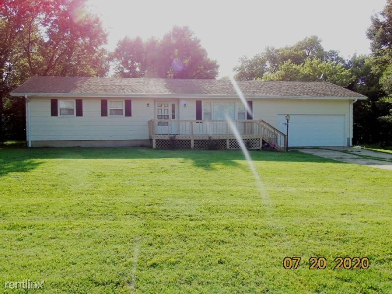 Primary Photo - 3 br, 2 bath House - 221 South Bridge