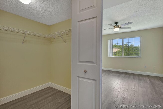 Building Photo - 609 Crestwood Ct N