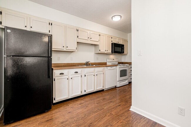 Foto del edificio - 10787 Colonial Woods Ct