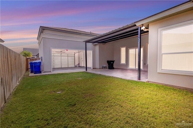 Foto del edificio - 30 Wisteria Ave