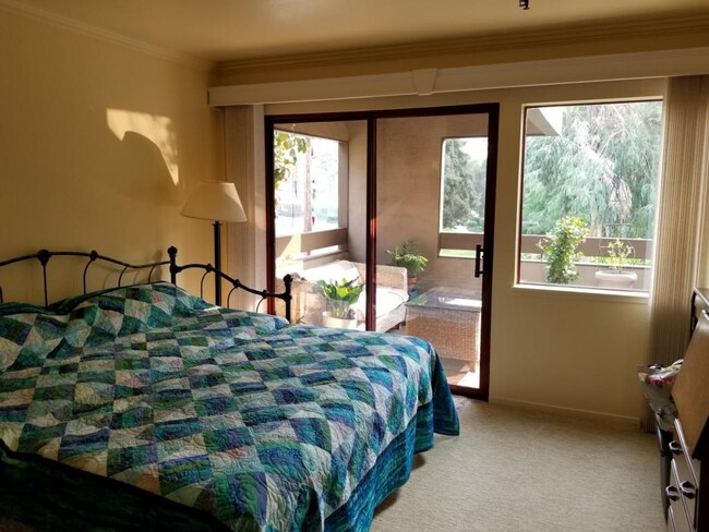 Building Photo - 439 Alberto Way #203