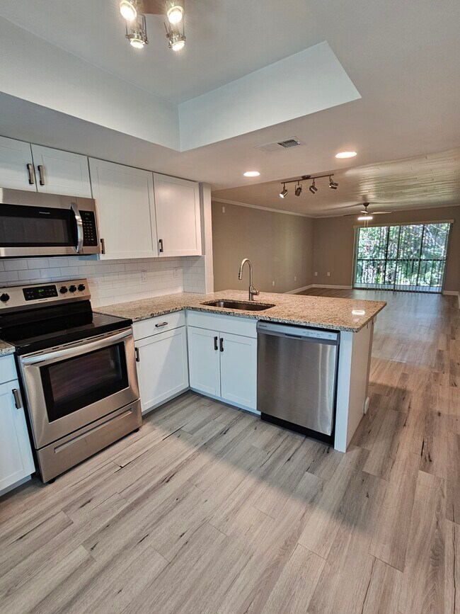 Building Photo - 110 Cypress Ln