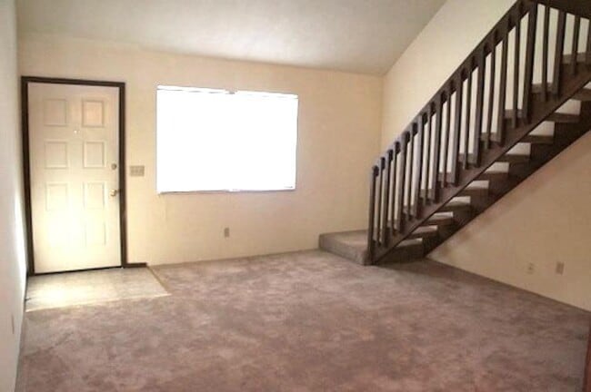 Foto del edificio - 818 White Oak Dr
