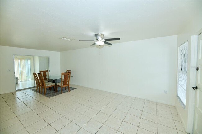 Building Photo - 2308 60th Ave W