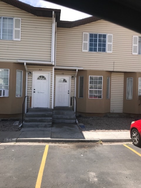 Building Photo - Pheasant Glen Town House #32