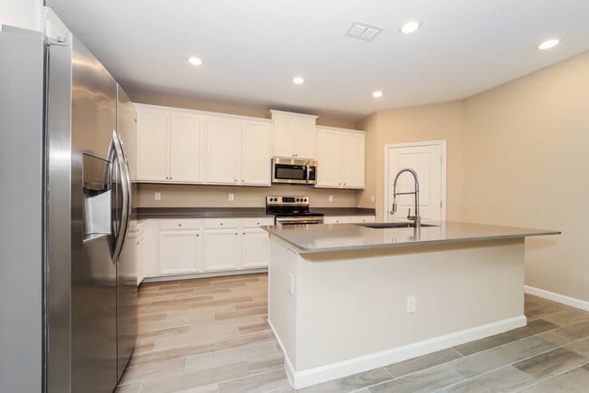 Building Photo - 7985 Thyme Trl
