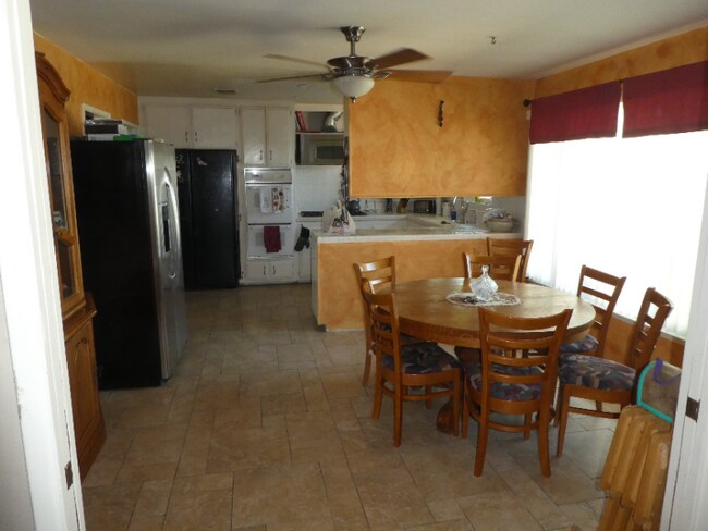 Foto del edificio - 18915 Chase St