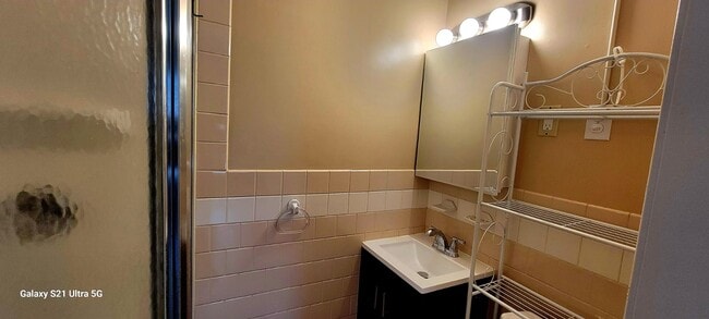 Foto del edificio - 677 Leonard St