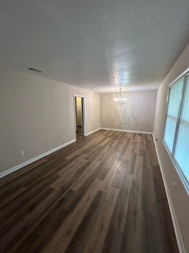 Building Photo - 306 Lanier Rd