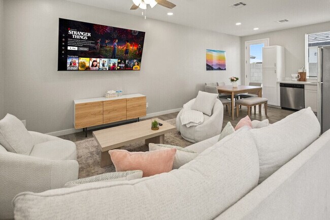 Foto del edificio - 6606 W Paradise Ln