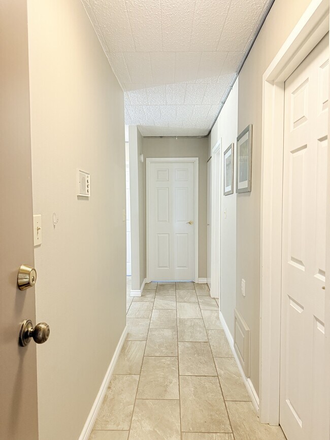 Photo du bâtiment - 360 Tecumseh Rd W