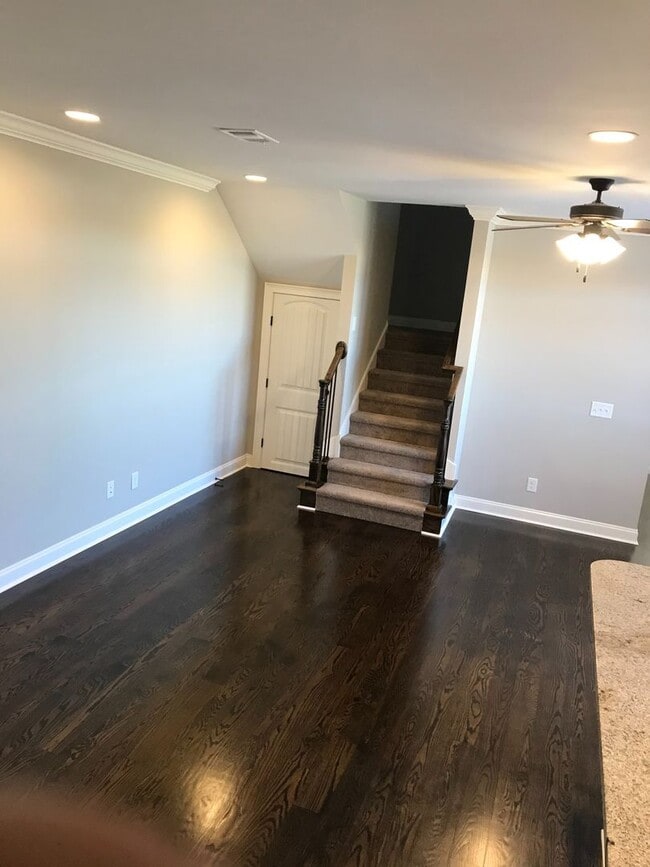 Building Photo - The Townhomes of Runningvine
