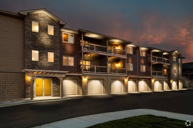 Building Photo - Villas at Canyon Creek Apartments
