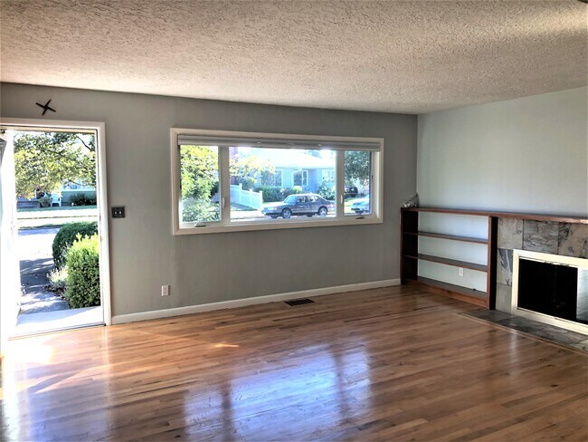 Foto del edificio - 4641 NE Shaver St