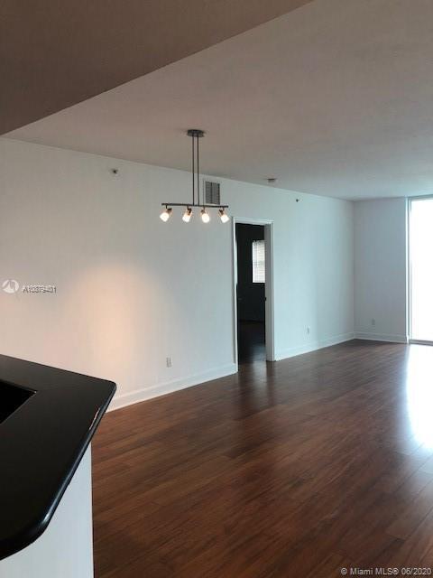 Building Photo - 14951 Royal Oaks Ln