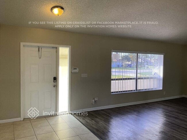 Building Photo - 9714 Sun Pointe Dr