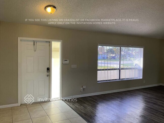 Foto del edificio - 9714 Sun Pointe Dr