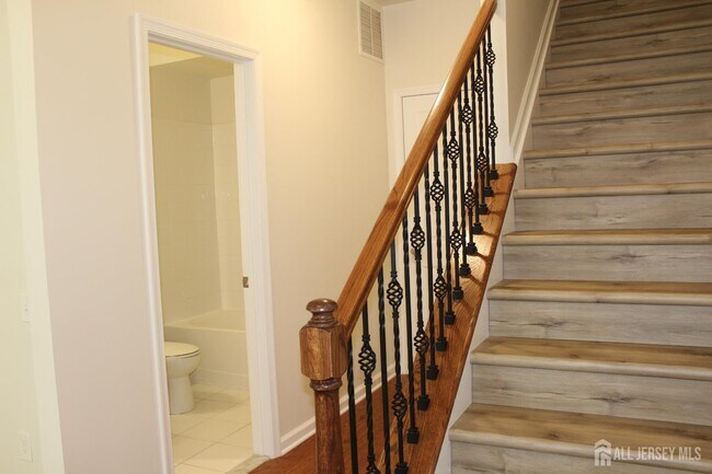 Foto del edificio - 6 Bond St