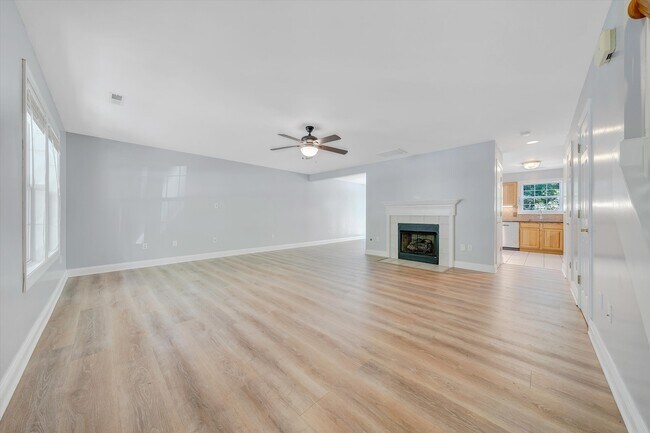 Foto del edificio - 575 Oak Tree Blvd NW