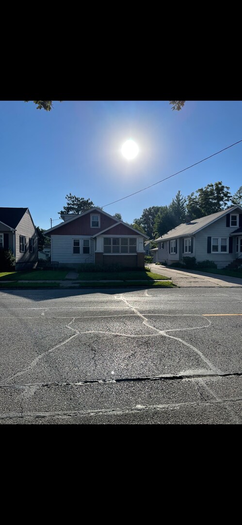 Building Photo - Nice 3 Bedroom House with Big 2 Car Garage!
