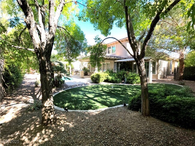 Foto del edificio - 3841 Woodsen Bend Dr