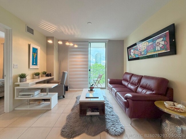 Building Photo - 610 Clematis St