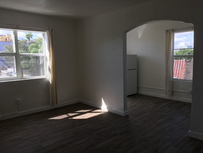 Living NW - 240 NW 8th Ave