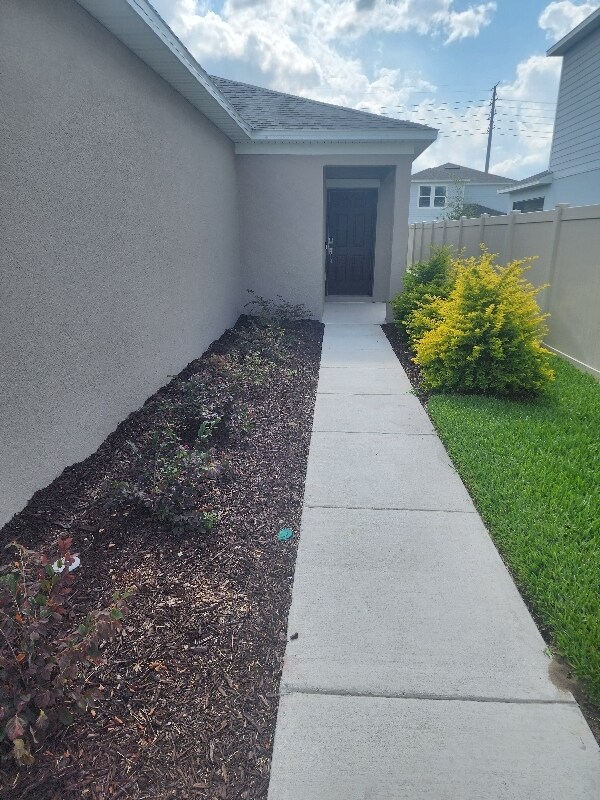 Building Photo - 208 Acorn Rd