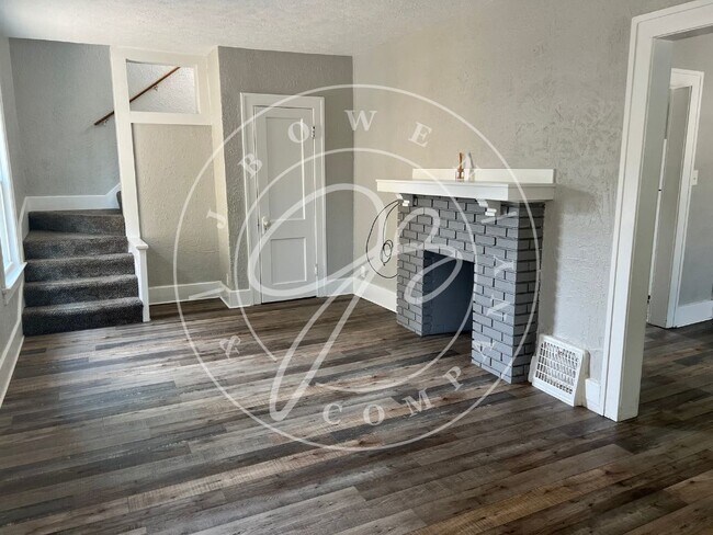 Building Photo - West Toledo 3 bedroom 1 bath home