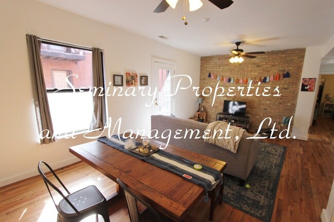 Interior Photo - 921-27 W Sunnyside