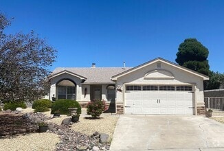 Building Photo - 703 City View Dr