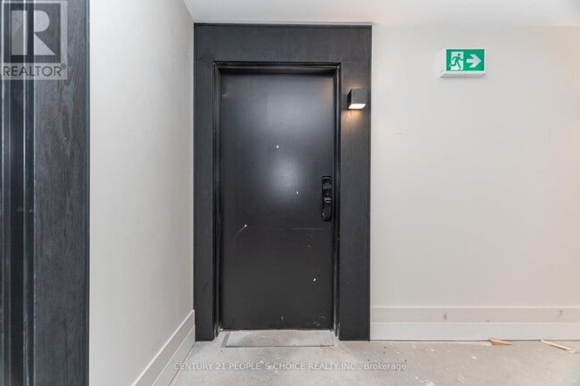 Building Photo - 461 Green Rd