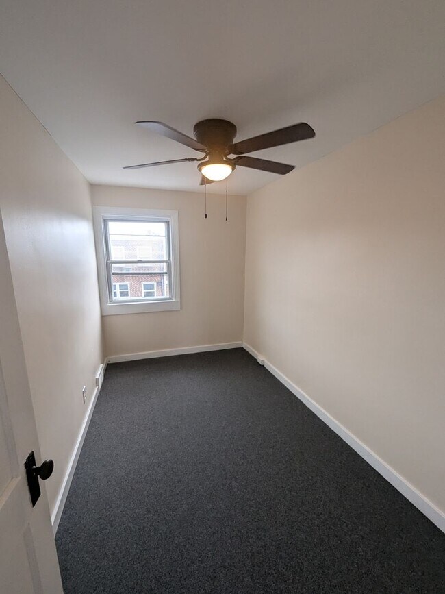 Foto del edificio - Updated Home - Northeast Philadelphia