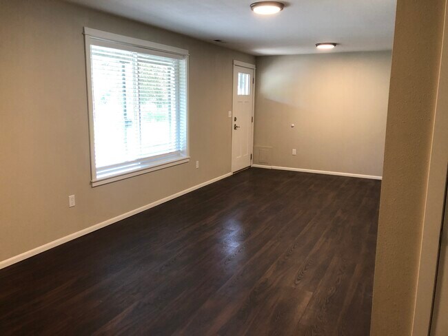 Foto del edificio - 510 E James St