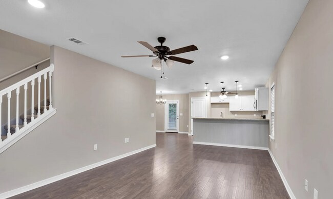 Building Photo - 210 Wainwright Dr