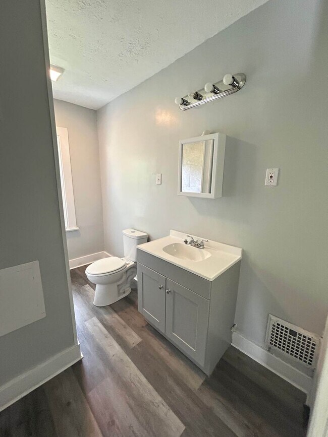 Foto del edificio - 949-951 Ferndale Ave