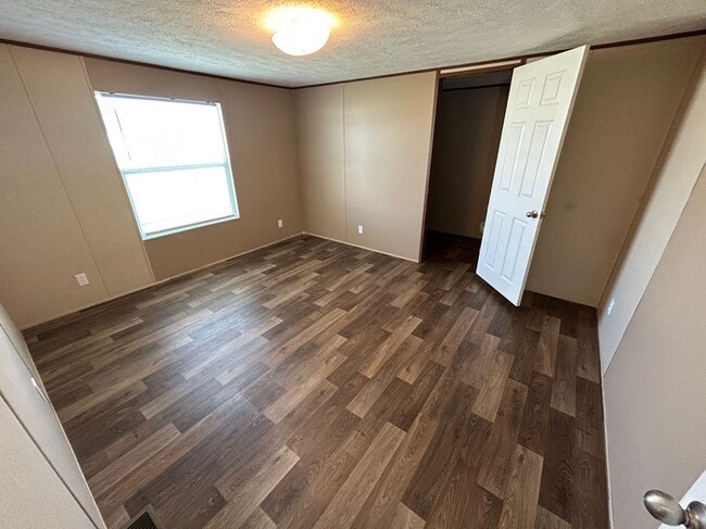 Building Photo - 308 Hovie Ct