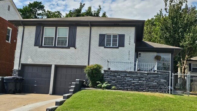 Building Photo - 2311 N Gatewood Ave