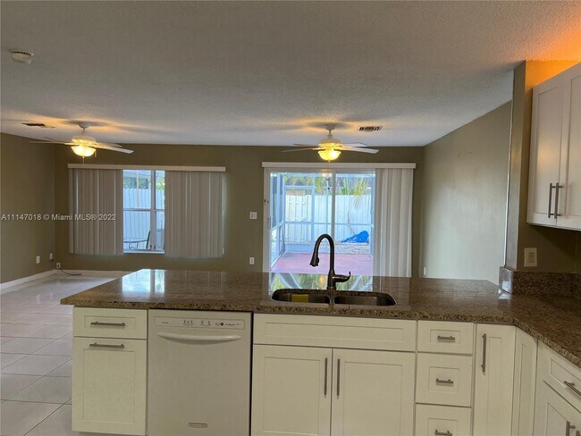 Foto del edificio - 1229 NW 52nd Way   Deerfield Beach Fl 33442