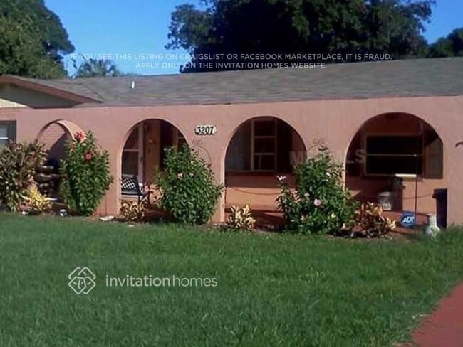 Building Photo - 3207 49th Ave Dr W